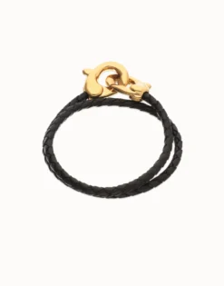 Pulsera de cuero doble negro con mosquetón entrelazado en oro
