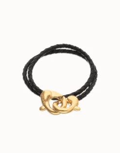 Pulsera de cuero doble negro con mosquetón entrelazado en oro