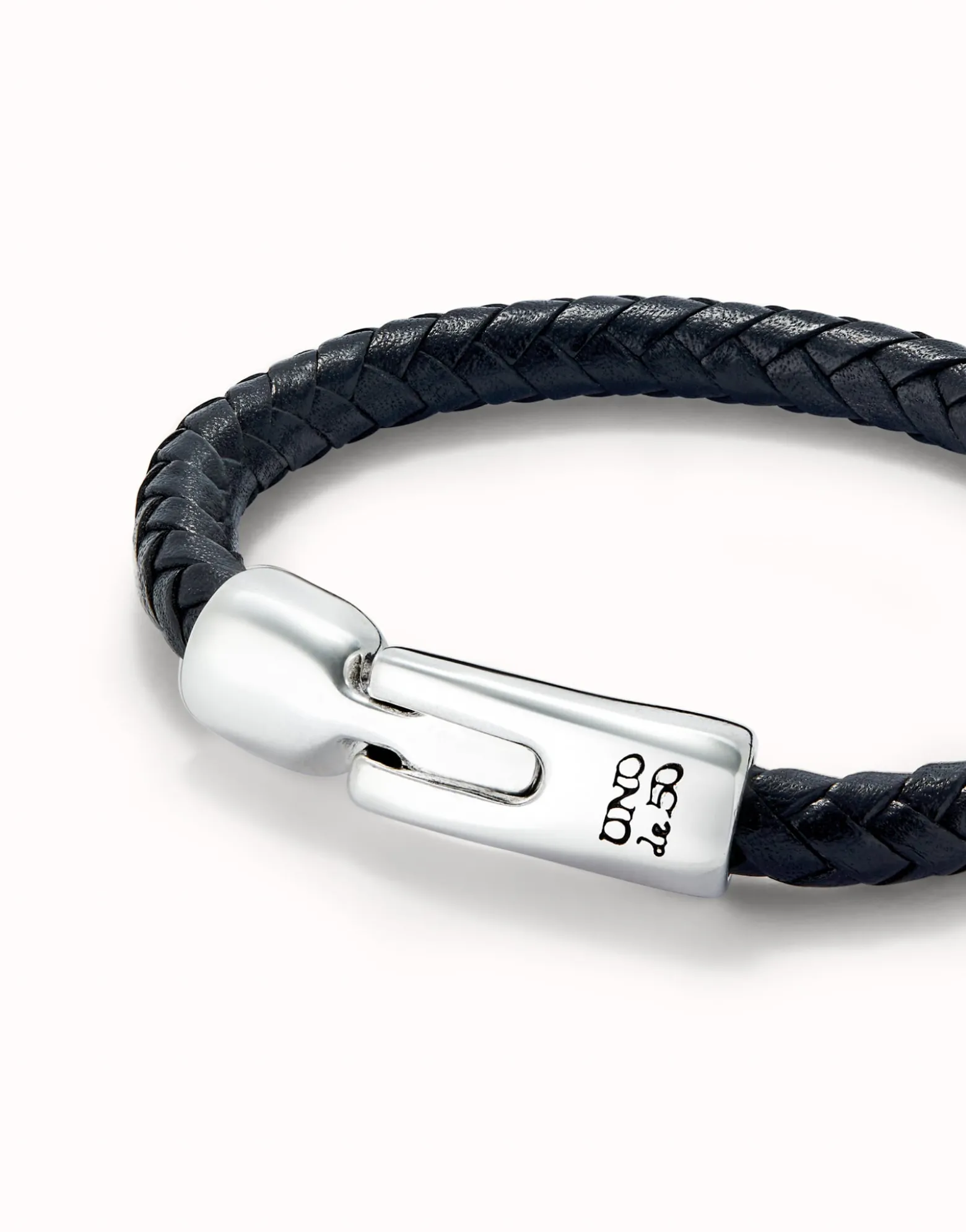 Pulsera de cuero tubular, trenzada con cierre bañado en plata de ley