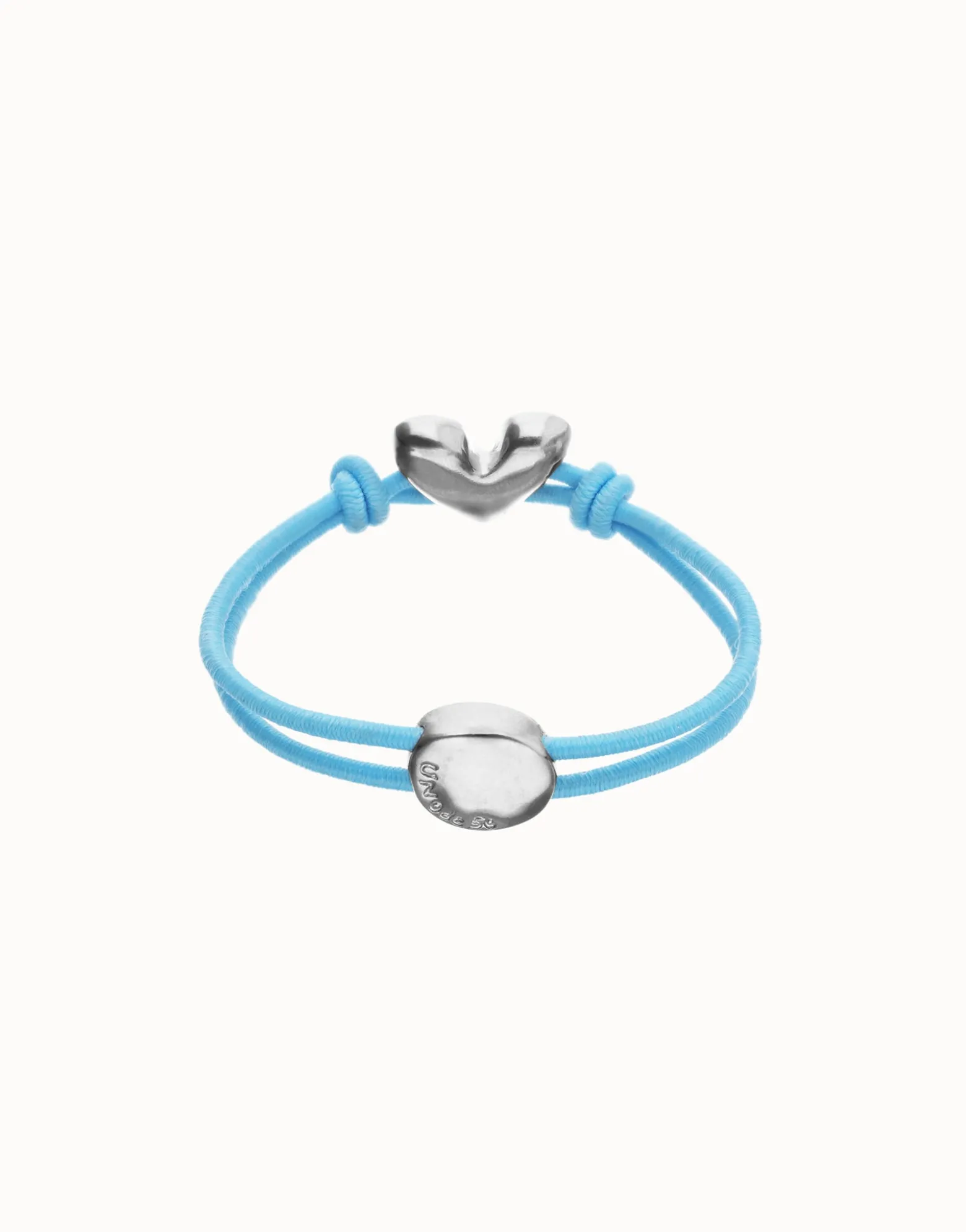 Pulsera de hilo elástico azul con corazón bañado en plata de ley