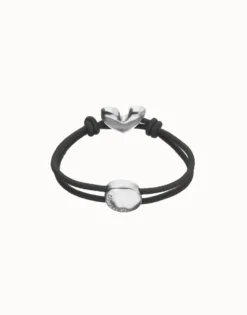 Pulsera de hilo elástico negro con corazón bañado en plata de ley