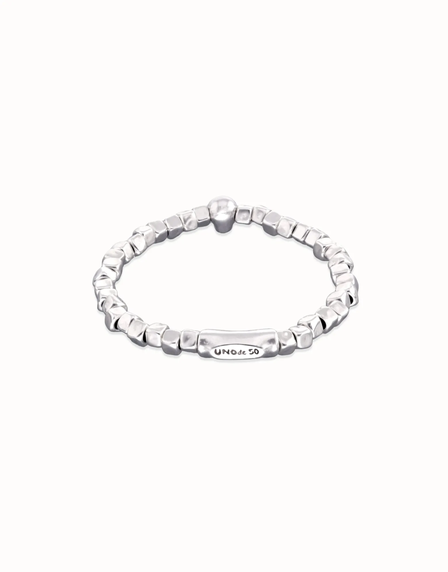 Pulsera elástica bañada en plata de ley con una calavera