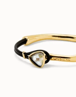 Pulsera fina bañada en oro 18k con cuero y cristal facetado multicolor