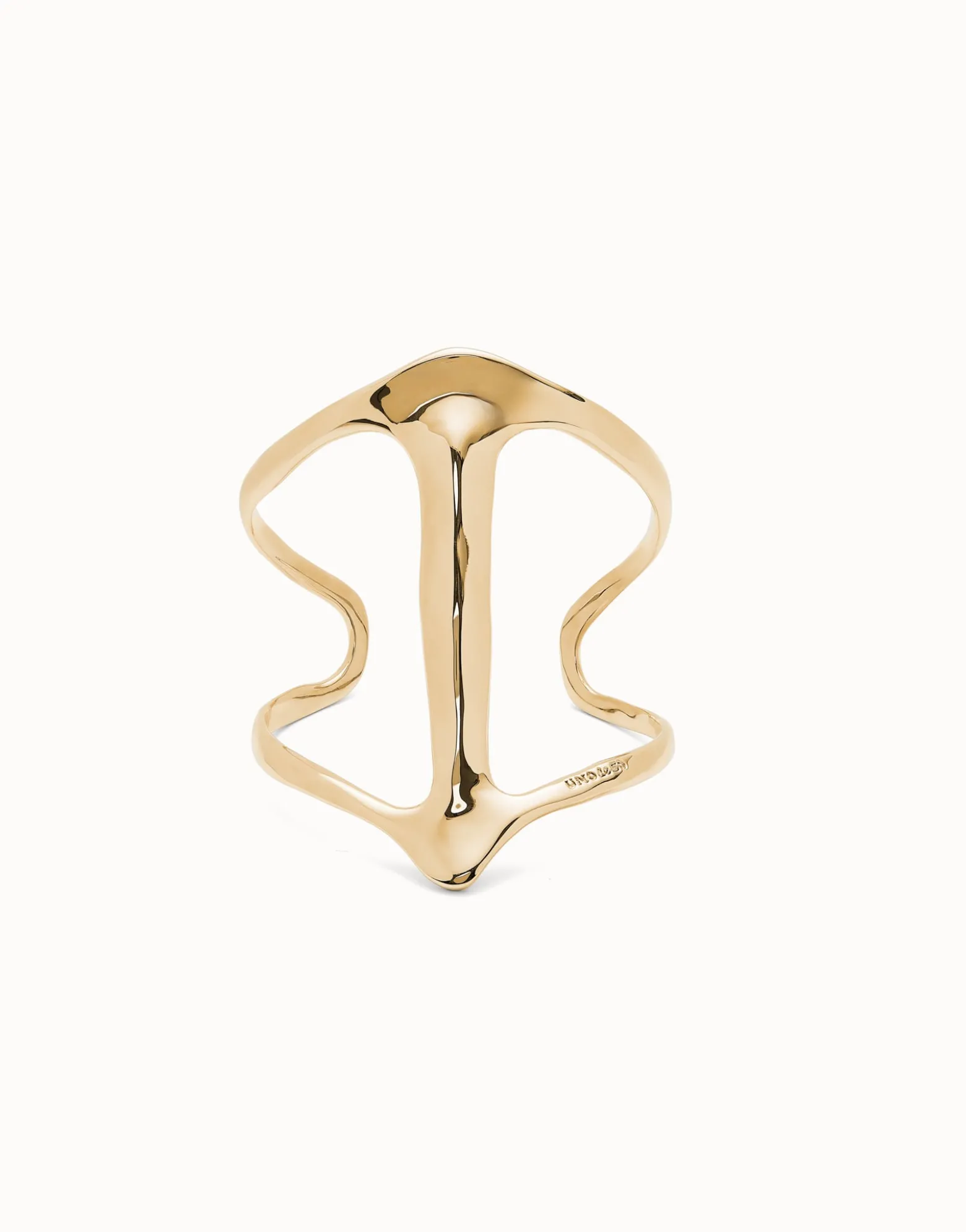 Pulsera rígida bañada en oro de 18k con estructura mantarraya