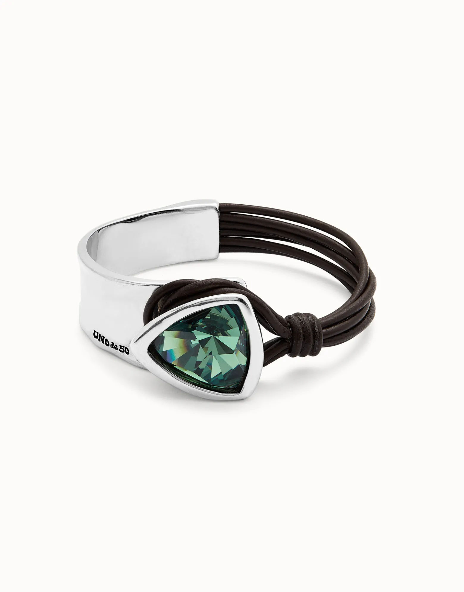 Pulsera rígida bañada en plata de ley con cuero y cristal facetado verde