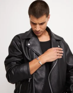 Pulsera rígida bañada en plata de ley acabado liso y forma cuadrada