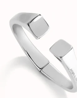Pulsera rígida bañada en plata de ley acabado liso y forma cuadrada