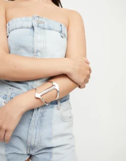 Pulsera rígida bañada en plata de ley estructura mantarraya