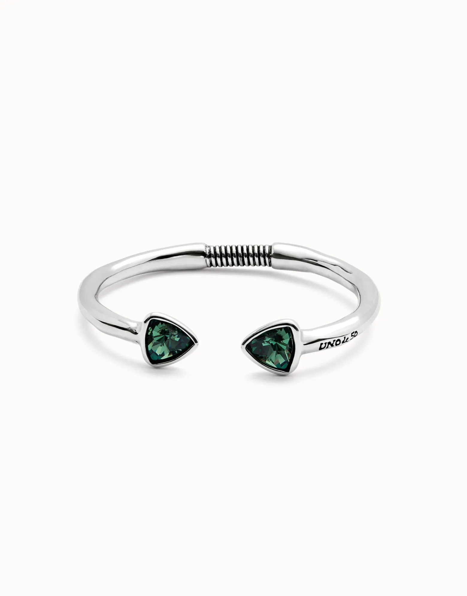Pulsera rígida bañada en plata de ley con dos cristales facetados verdes