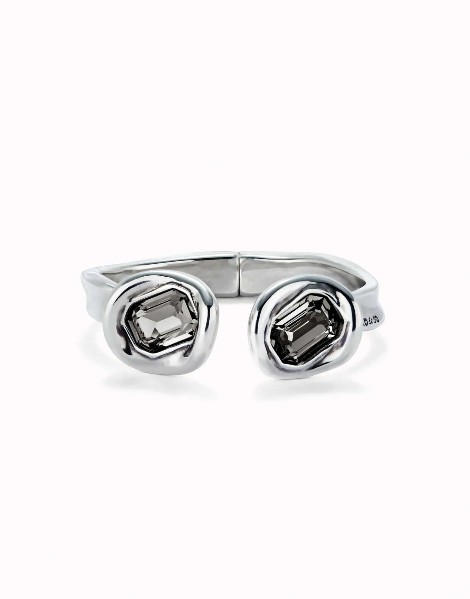 Pulsera rígida bañada en plata de ley y dos cristales grises