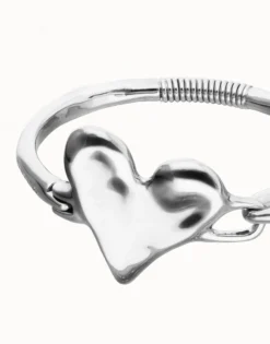 Pulsera semirrígida bañada en plata de ley con detalle de corazón