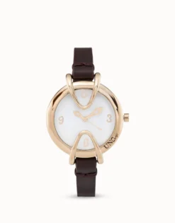 Reloj bañado en oro 18k con correa de cuero negra, esfera redonda con interior en color blanco